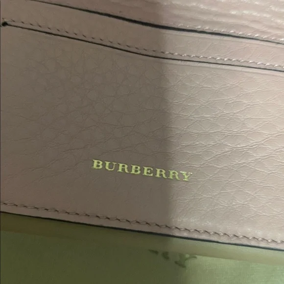 Burberry Blush Pink Leather Wallet with Gold Accents - Picture 5 of 6